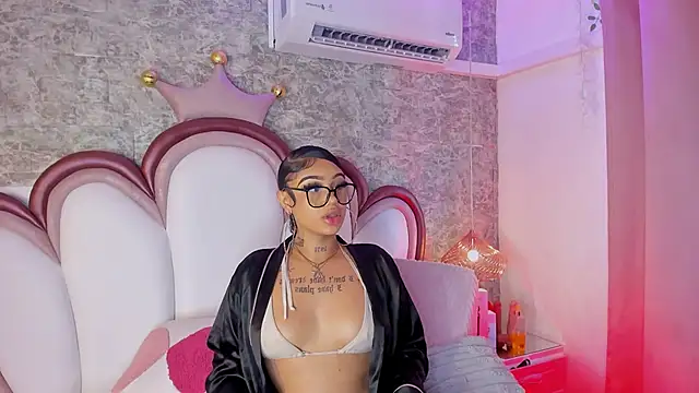 Mia Jansen online show from April 24, 2026, 1:24 pm