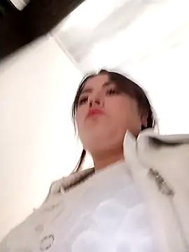 Lesly 10- online show from September 22, 2025, 7:09 pm