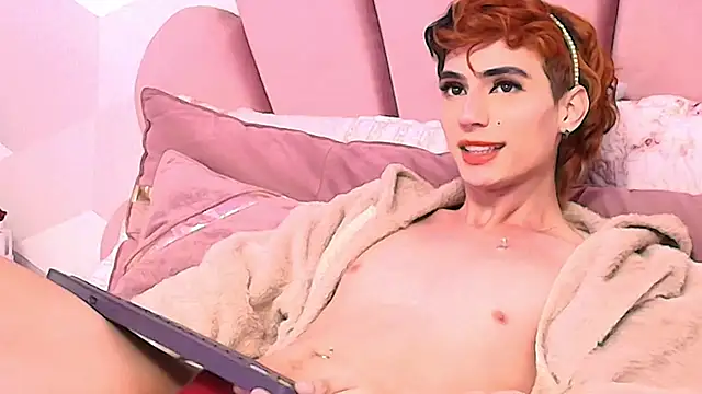 KylieMonnett online show from February 5, 2026, 9:10 pm