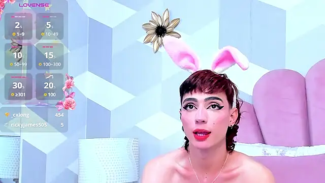 Snapshot of KylieMonnett chatting on March 16, 2025, 12:45 am KylieMonnett online show from March 16, 2025, 12:45 am