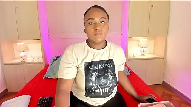 EmilyyStuart online show from February 10, 2026, 7:35 pm