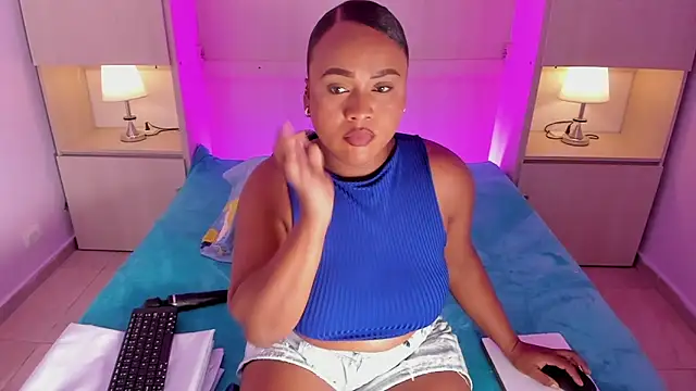 EmilyyStuart online show from March 20, 2026, 4:13 am