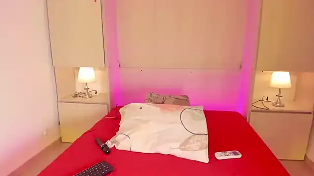 EmilyyStuart online show from October 9, 2025, 4:13 am