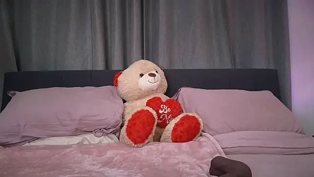 Snapshot of longislandprincess chatting on February 1, 2026, 1:26 am longislandprincess online show from February 1, 2026, 1:26 am