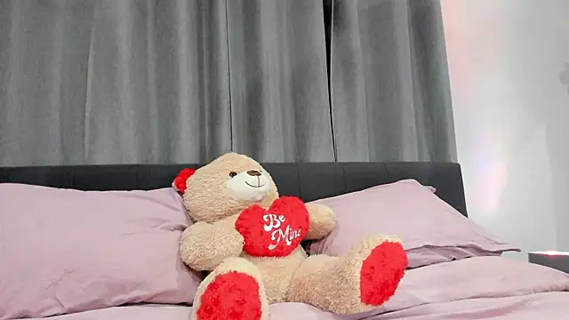 Snapshot of longislandprincess chatting on February 21, 2026, 9:44 am longislandprincess online show from February 21, 2026, 9:44 am