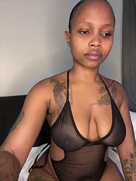 Snapshot of InkLady444 chatting on February 1, 2026, 5:27 am InkLady444 online show from February 1, 2026, 5:27 am