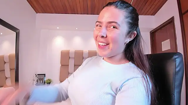 Lyssa Muller online show from October 11, 2025, 1:56 pm