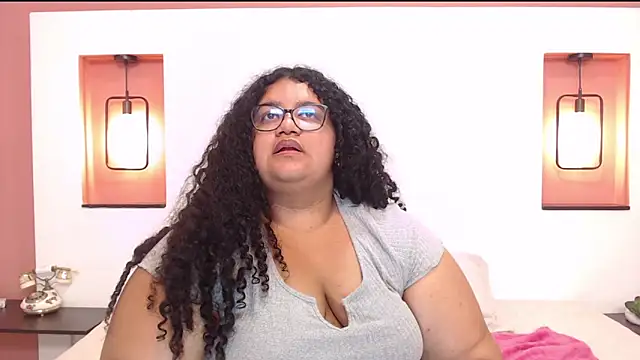 Snapshot of Miley_Collins chatting on March 11, 2025, 7:47 pm Miley Collins online show from March 11, 2025, 7:47 pm