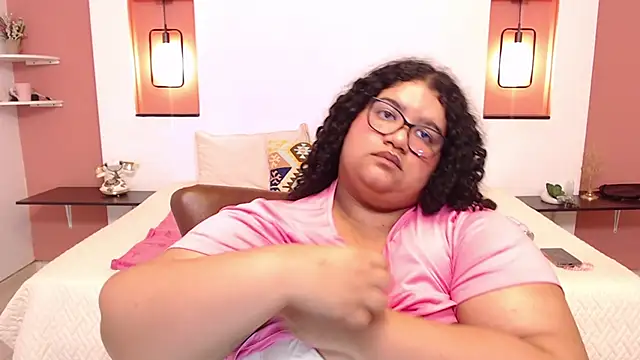 Snapshot of Miley_Collins chatting on March 22, 2025, 7:31 pm Miley Collins online show from March 22, 2025, 7:31 pm