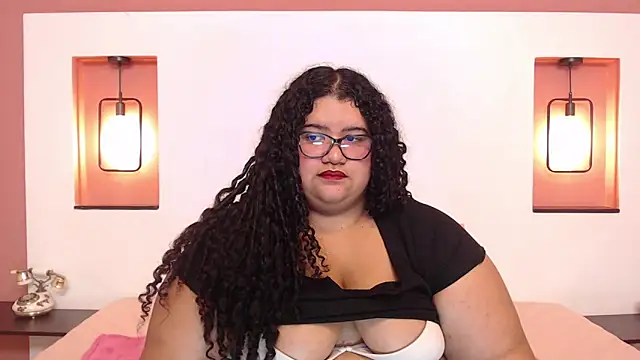 Snapshot of Miley_Collins chatting on February 21, 2025, 9:22 pm Miley Collins online show from February 21, 2025, 9:22 pm