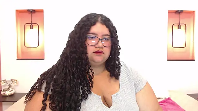 Snapshot of Miley_Collins chatting on January 3, 2025, 11:23 pm Miley Collins online show from January 3, 2025, 11:23 pm