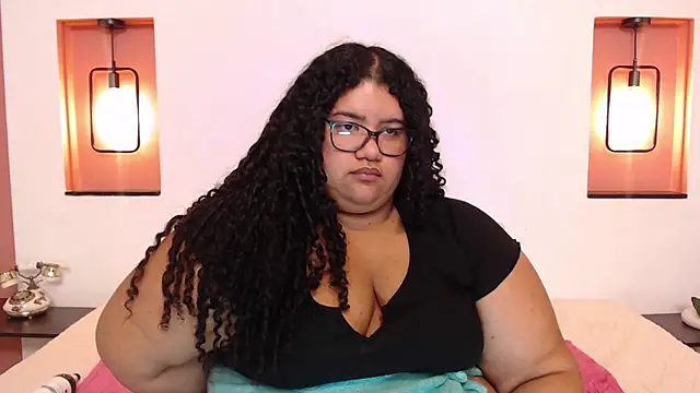 Snapshot of Miley_Collins chatting on March 21, 2025, 11:45 pm Miley Collins online show from March 21, 2025, 11:45 pm