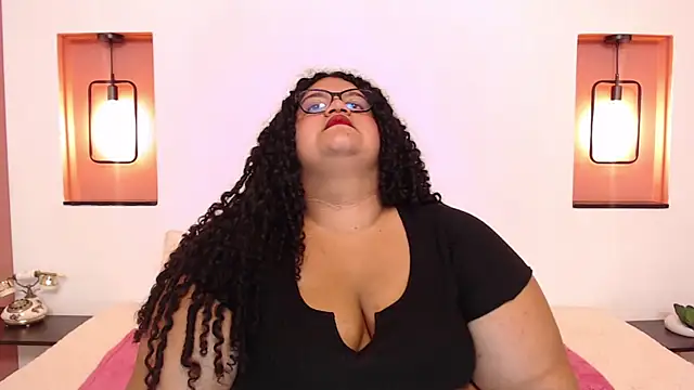 Snapshot of Miley_Collins chatting on March 21, 2025, 8:40 pm Miley Collins online show from March 21, 2025, 8:40 pm