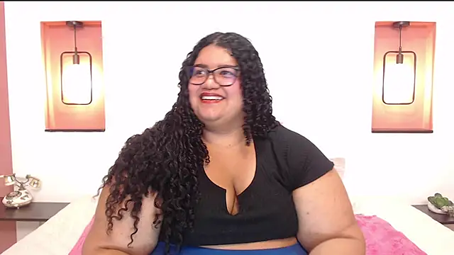 Snapshot of Miley_Collins chatting on February 28, 2025, 11:56 pm Miley Collins online show from February 28, 2025, 11:56 pm