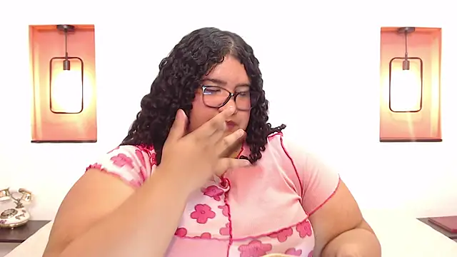 Snapshot of Miley_Collins chatting on January 18, 2025, 2:36 am Miley Collins online show from January 18, 2025, 2:36 am