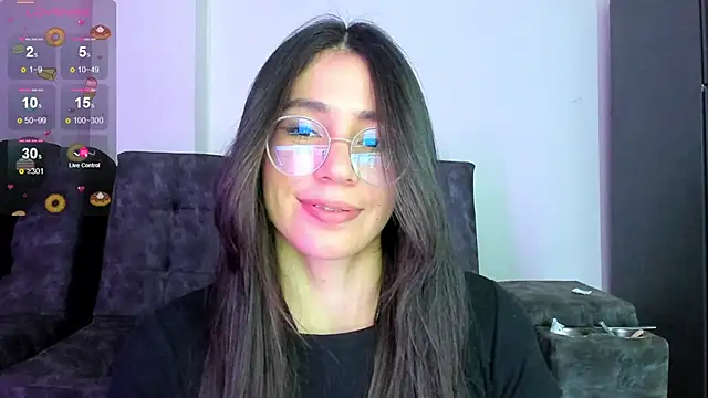 emmadiaz1 online show from January 7, 2025, 1:49 am