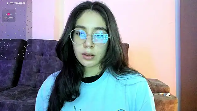 emmadiaz1 online show from December 5, 2024, 4:15 am