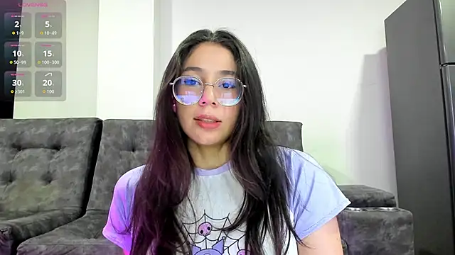 emmadiaz1 online show from October 29, 2025, 2:54 am