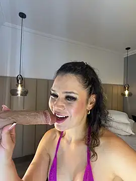 SOFIAGOEZ30 online show from June 18, 2026, 11:48 am