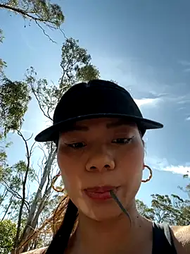 asian pina online show from November 20, 2025, 4:57 am