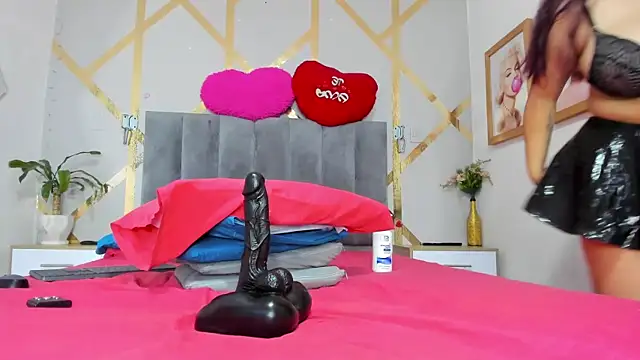 Caroliine Torres online show from June 13, 2026, 11:52 am