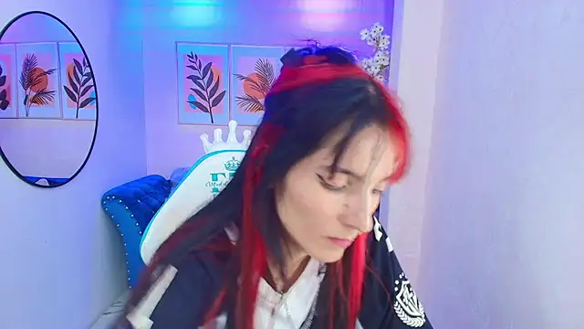 Dafne huges online show from September 19, 2025, 7:40 pm