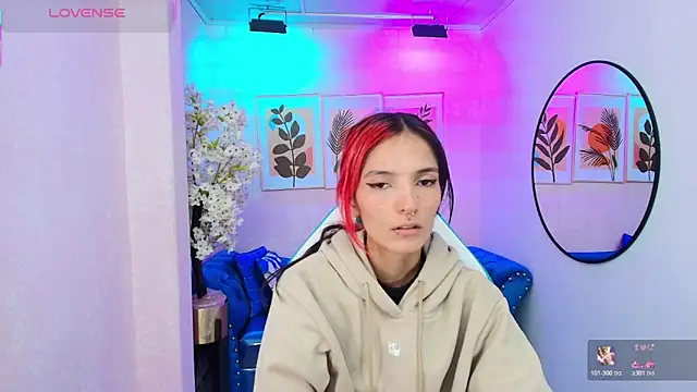 Dafne huges online show from November 13, 2025, 7:40 pm