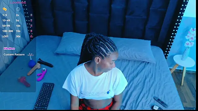 petitelittleebony online show from September 17, 2025, 8:00 pm