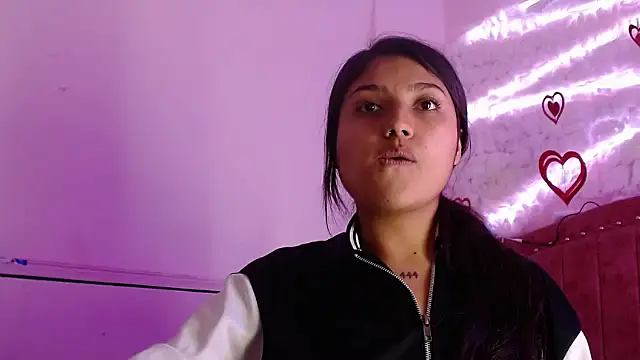 SarahStones online show from March 9, 2025, 4:49 am