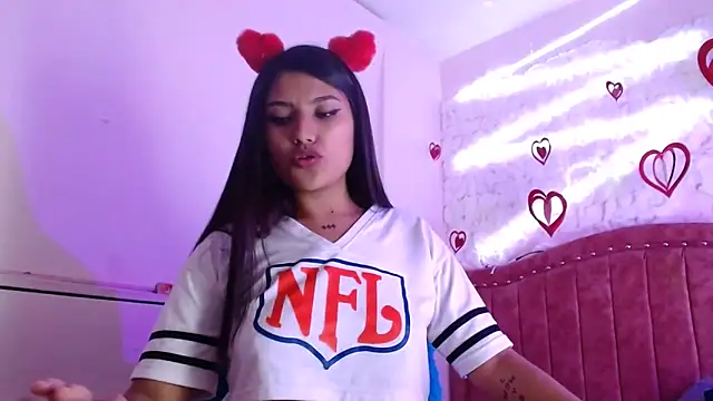 SarahStones online show from March 11, 2025, 9:02 am