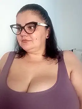Snapshot of Madisonpalacio chatting on October 3, 2025, 5:03 pm Madisonpalacio online show from October 3, 2025, 5:03 pm