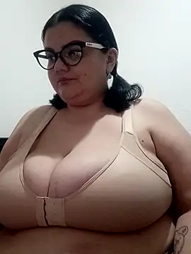 Madisonpalacio online show from April 7, 2026, 8:21 pm