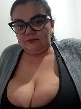 Madisonpalacio online show from November 19, 2025, 2:44 am