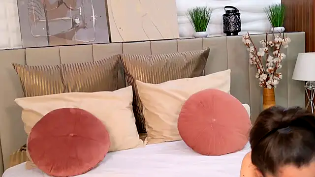 AvaLanne  online show from January 16, 2025, 7:31 pm