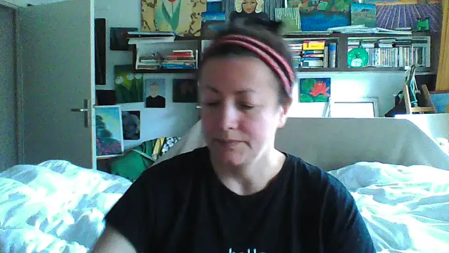 MariaAnaSunshine online show from October 6, 2025, 9:32 am