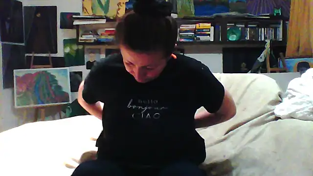 MariaAnaSunshine online show from October 16, 2025, 8:39 pm