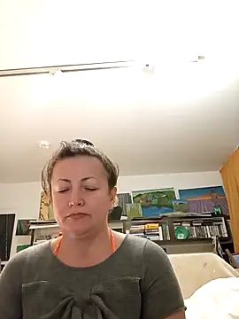 MariaAnaSunshine online show from October 6, 2025, 9:48 pm