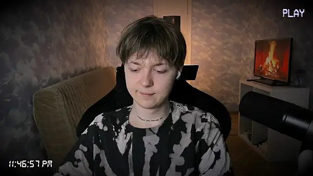 charonbaby1 online show from September 29, 2025, 8:47 pm