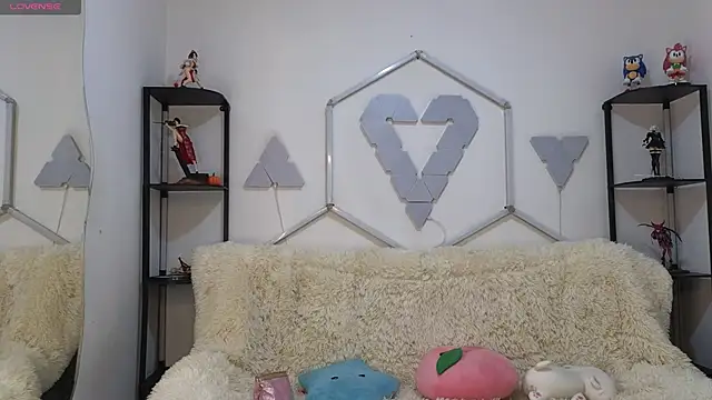 Snapshot of littlevixen18 chatting on November 10, 2025, 1:49 pm littlevixen18 online show from November 10, 2025, 1:49 pm