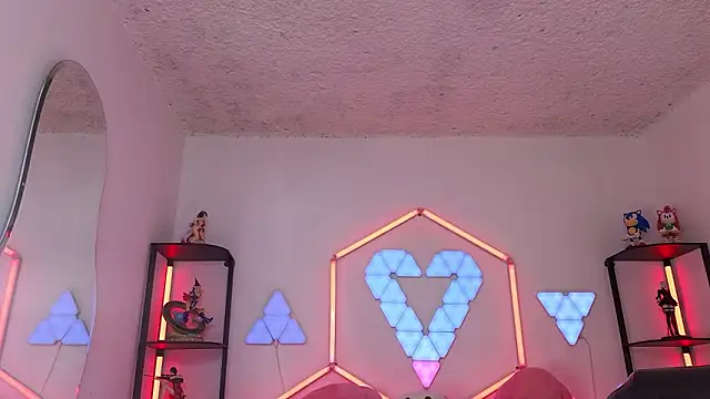 Snapshot of littlevixen18 chatting on February 4, 2026, 2:23 pm littlevixen18 online show from February 4, 2026, 2:23 pm