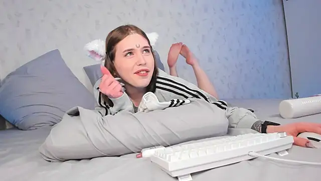 Spliti moon online show from February 8, 2025, 8:32 pm