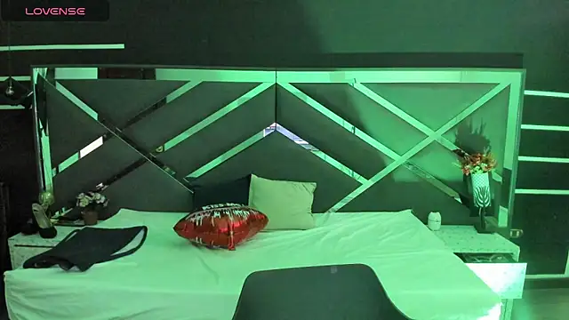 SexyNaf online show from October 4, 2025, 9:05 pm