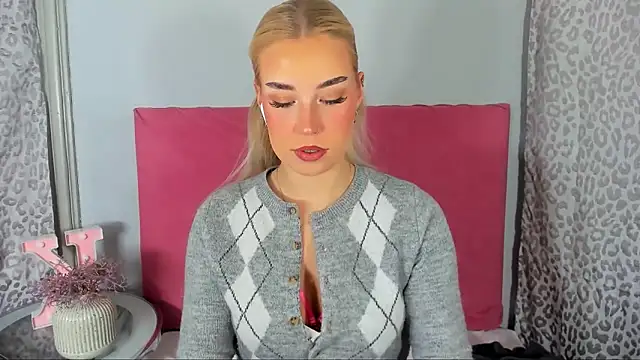 KristyHoney online show from February 5, 2026, 3:19 pm