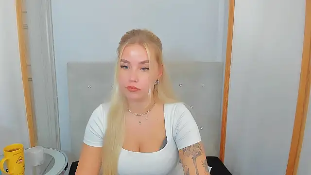 KristyHoney online show from March 3, 2025, 9:45 am