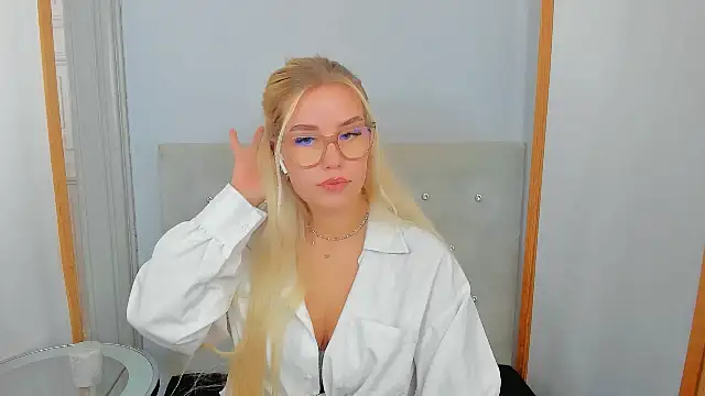 KristyHoney online show from March 2, 2025, 9:21 am