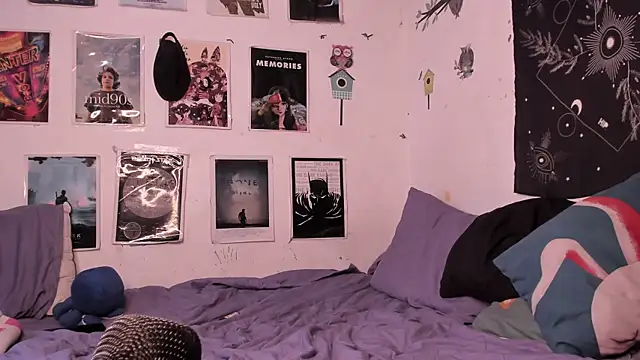 hothoneychile online show from April 13, 2026, 1:09 am