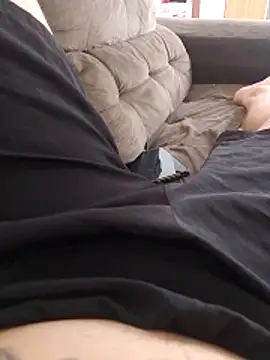 jhondivulga18 online show from April 10, 2026, 10:44 am