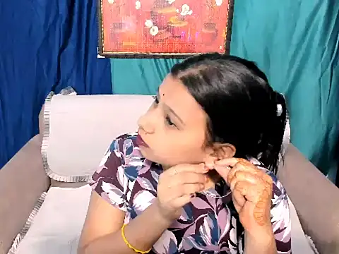 kendracox21 online show from April 18, 2026, 3:20 am