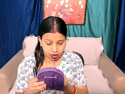 kendracox21 online show from April 22, 2026, 2:18 am