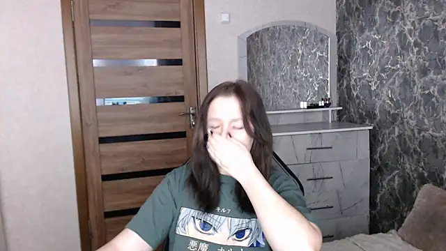 Kristy-Max online show from December 21, 2025, 8:31 pm